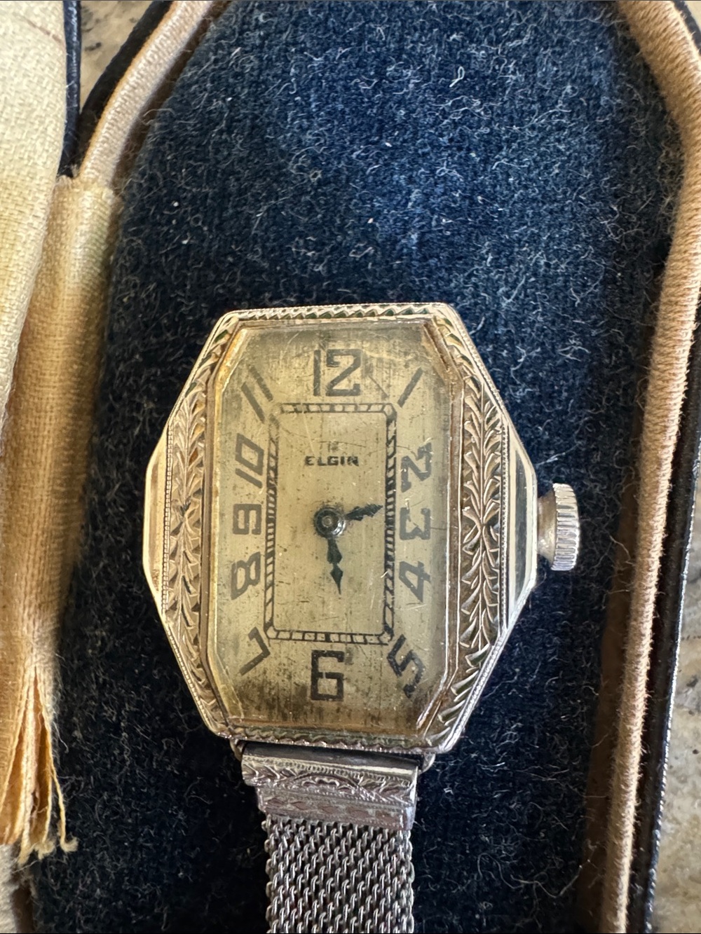 Elgin Vintage Art Deco Silver-Tone Watch with Mesh Bracelet
